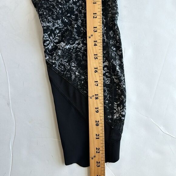 Lululemon Women’s 6 Wunder Under Crop *Scallop 23" Achromatize Ice Grey Black - Picture 16 of 16